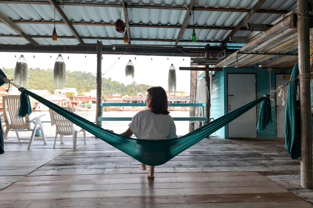 Rub Lom Chom Klong Homestay Chumphon Bagian luar foto