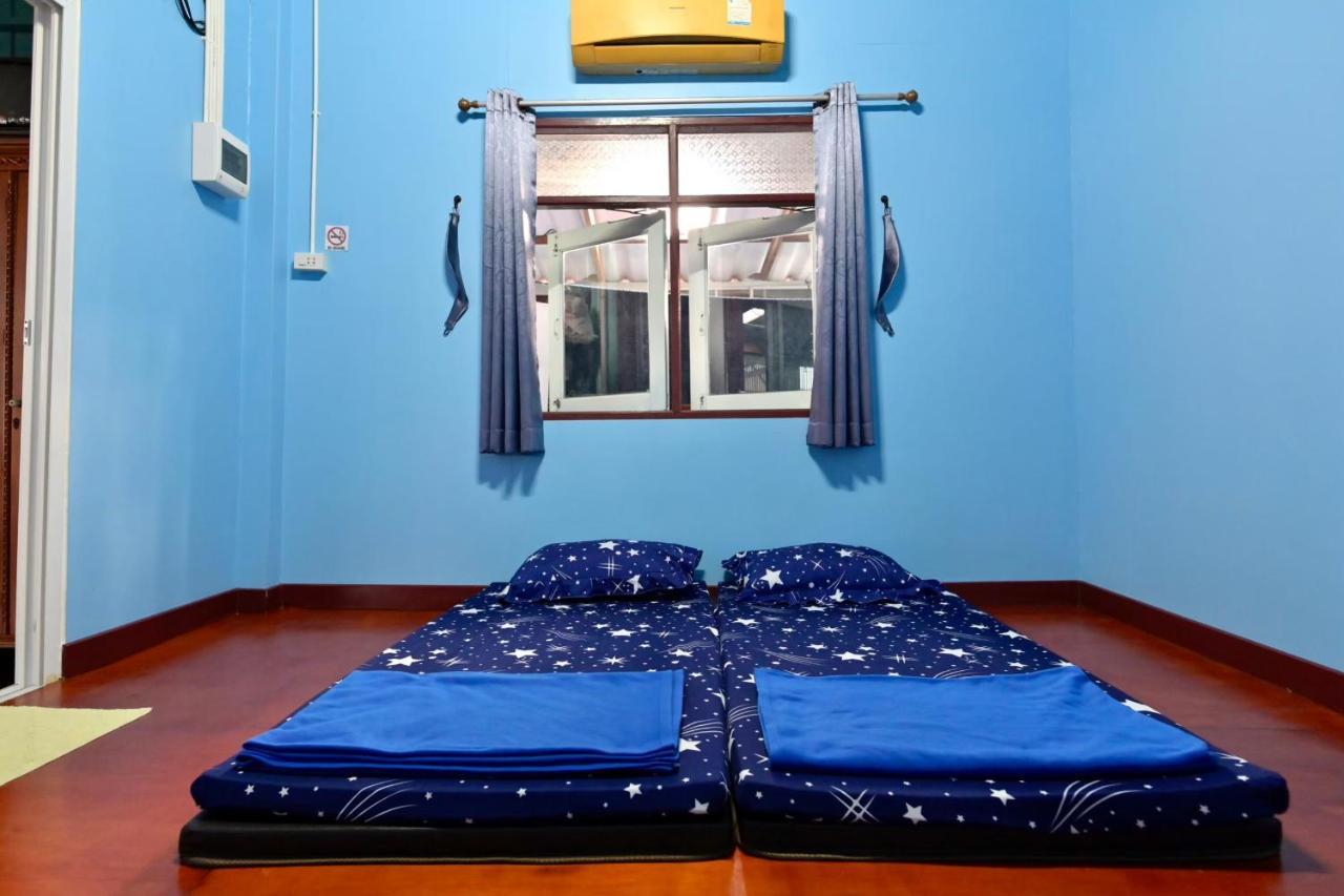 Rub Lom Chom Klong Homestay Chumphon Bagian luar foto