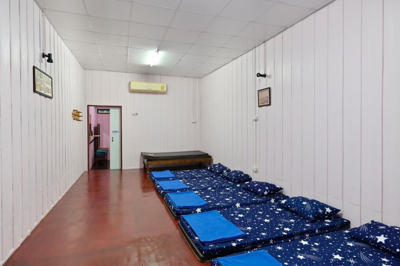 Rub Lom Chom Klong Homestay Chumphon Bagian luar foto