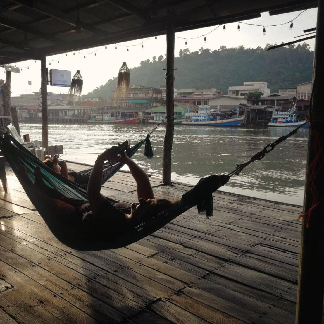 Rub Lom Chom Klong Homestay Chumphon Bagian luar foto