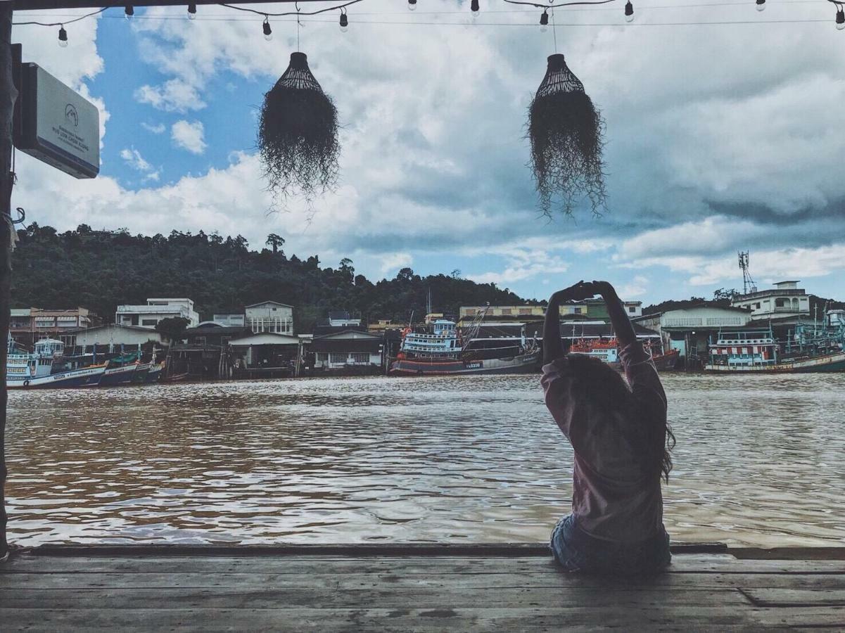 Rub Lom Chom Klong Homestay Chumphon Bagian luar foto