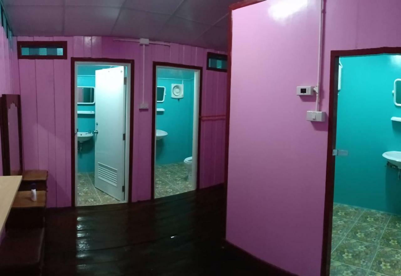 Rub Lom Chom Klong Homestay Chumphon Bagian luar foto