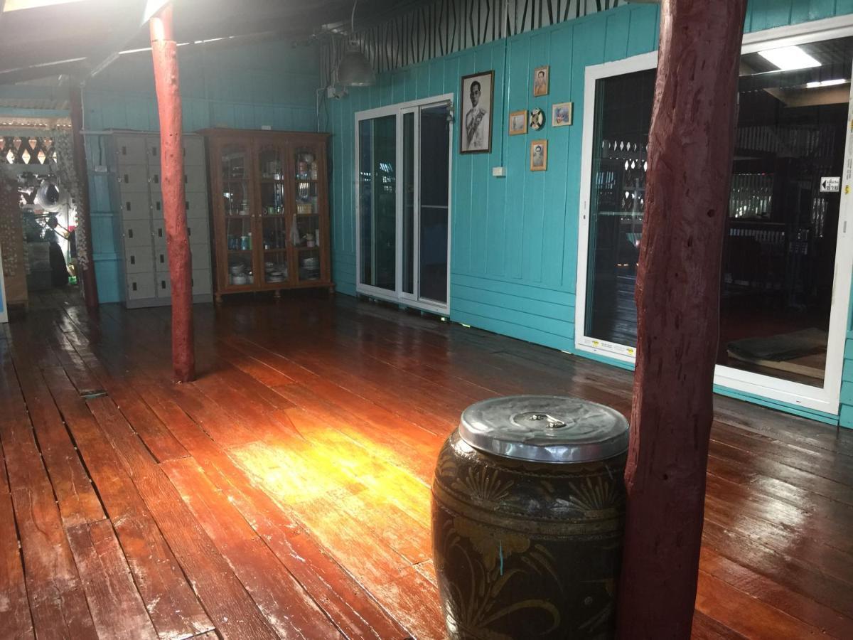 Rub Lom Chom Klong Homestay Chumphon Bagian luar foto